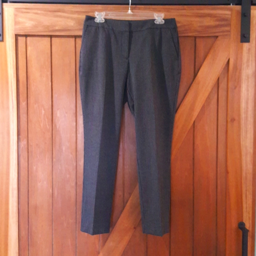 *ANN TAYLOR* Black Slacks w/Dot Pattern (6…